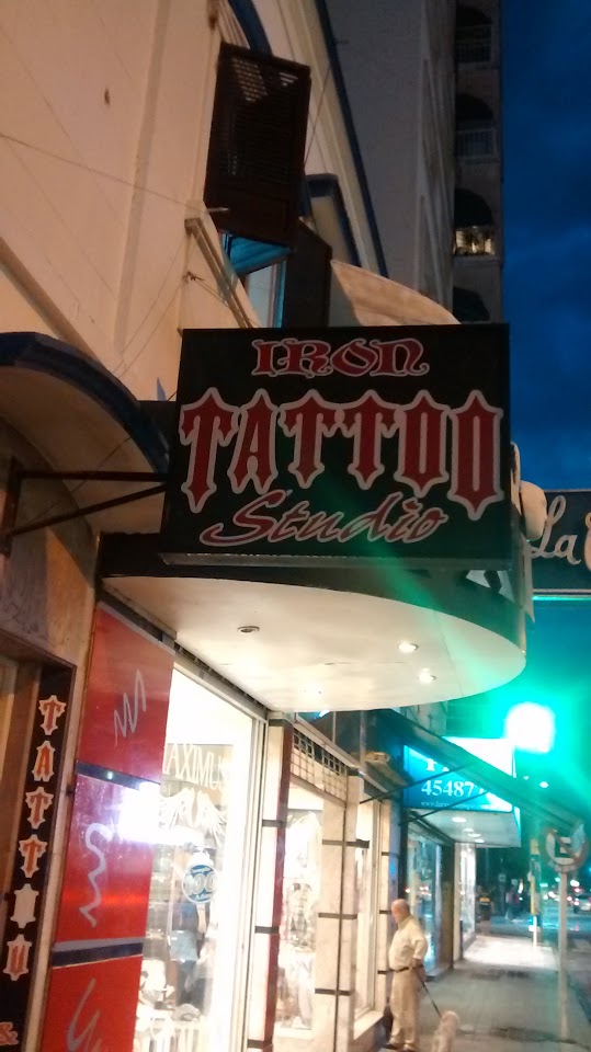 Fachada exterior de Iron Tattoo Studio